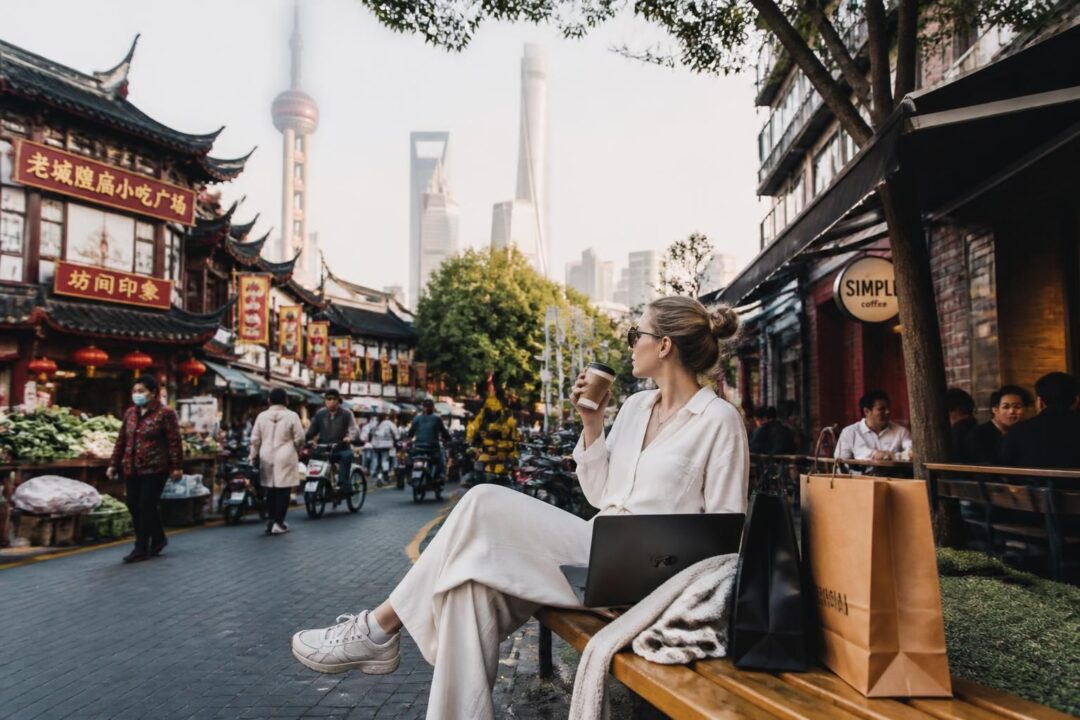 erfahren sie alles über das leben in shanghai als expat: kosten, beste viertel und der alltag in einer der dynamischsten städte chinas.
